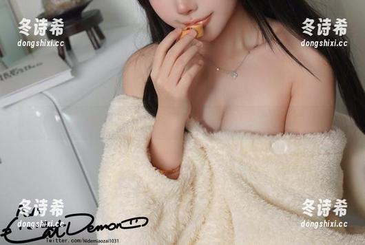 Cat Demon喵崽在体操服里的高清写真，仿佛在打破次元壁